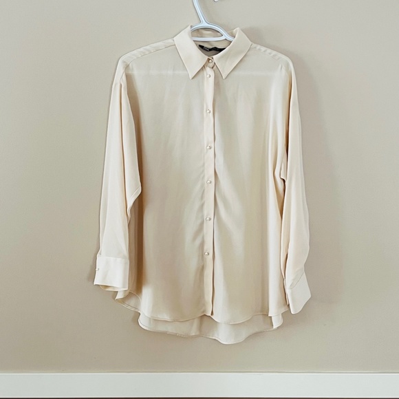 NWOT Zara Beige Button Up Blouse Size Small - Picture 4 of 11